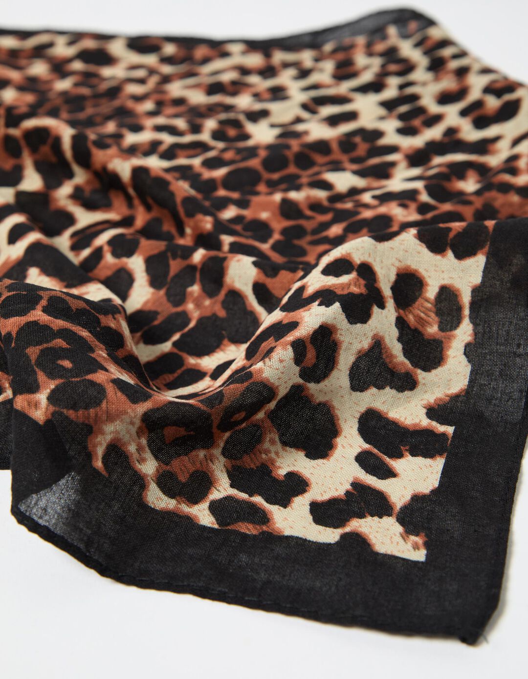 Lenço com Padrão Leopardo, Mulher, Castanho